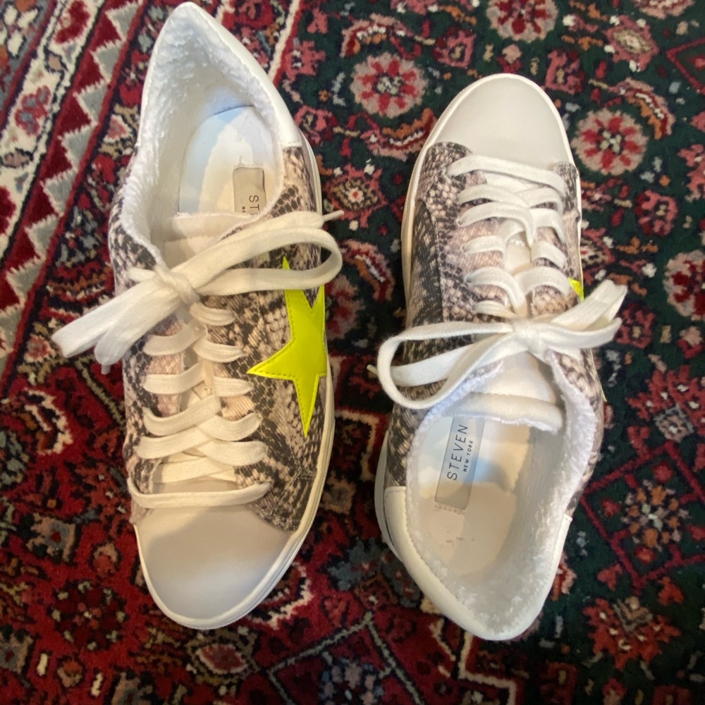 Steve Madden sneakers. Worn once. - Picture 5 of 12